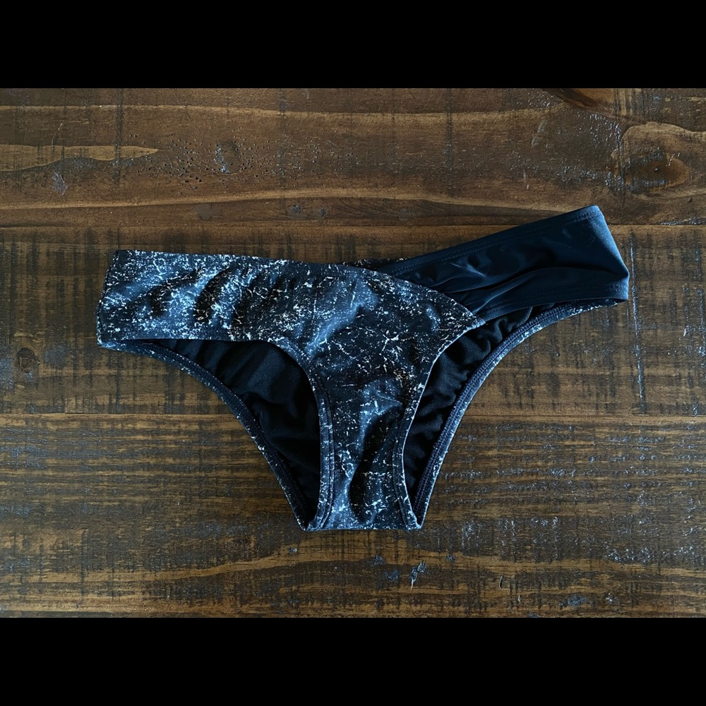 Vintage Roxy Bikini Bottom size Small